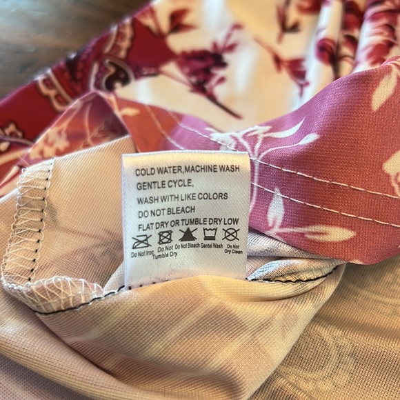 Lily Sleeveless Tunic Top Burgundy & White Size Large - Picture 7 of 9